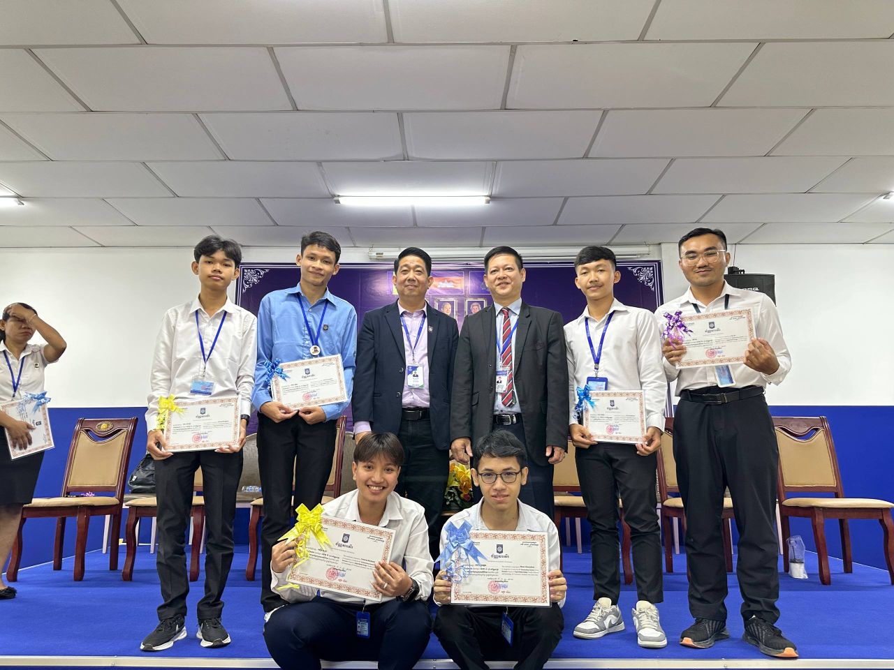 Group photo of awarded students with BBU faculty leadership